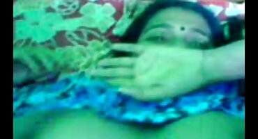 phim sex chị gái chiều em trai Người Phụ nữ Nhật bản đưa âm hộ lông của mình sex y tá cho nhà sản xuất.